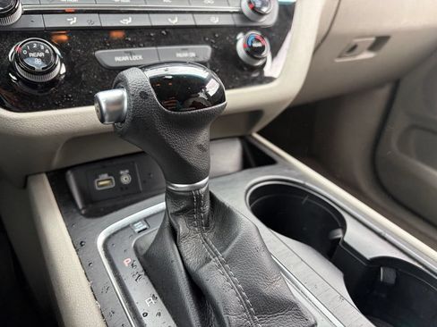 Used 2015 Kia Sedona LX FWD image 7