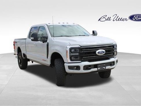 Used 2026 Ford F350 Platinum w/ Tremor Off-Road Package image 3