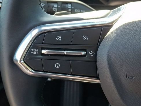 Used 2026 Chevrolet Equinox LT FWD image 17