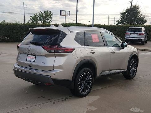 Certified 2025 Nissan Rogue SL w/ Tech Package image 5