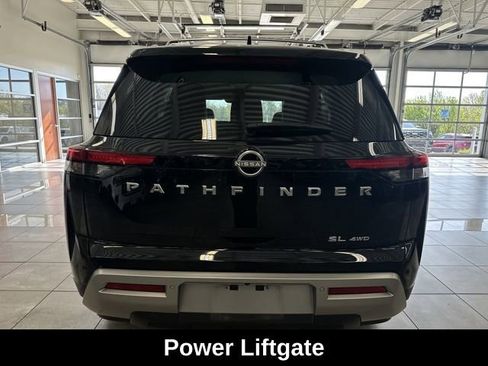Used 2025 Nissan Pathfinder SL AWD/4WD image 10