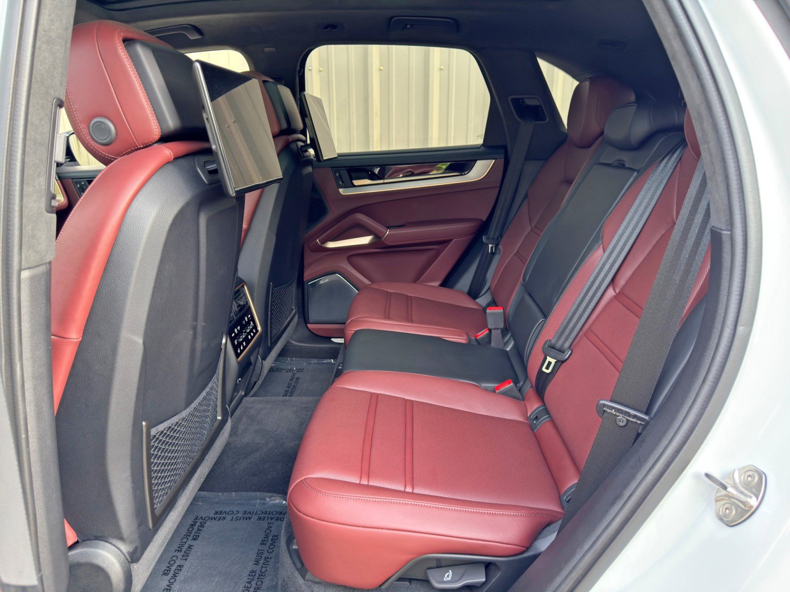 Used 2024 Porsche Cayenne Turbo AWD/4WD image 49