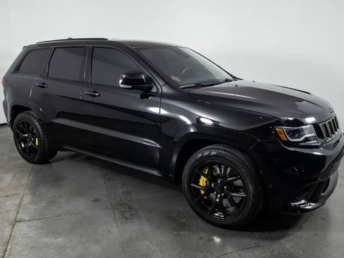 Used 2018 Jeep Grand Cherokee Trackhawk AWD/4WD image 15
