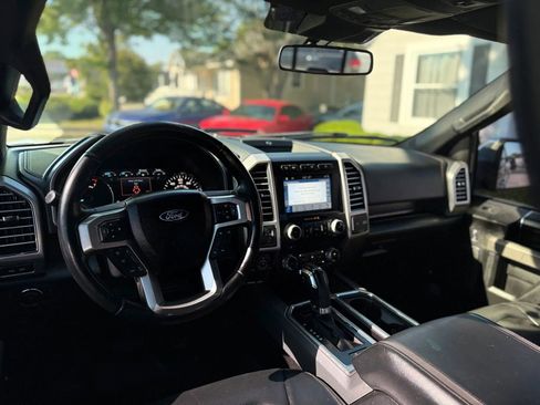 Used 2018 Ford F150 Platinum w/ Equipment Group 701A Luxury AWD/4WD image 9