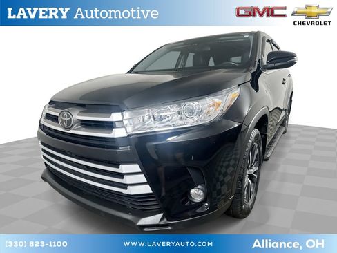 Used 2019 Toyota Highlander Plus AWD/4WD image 1