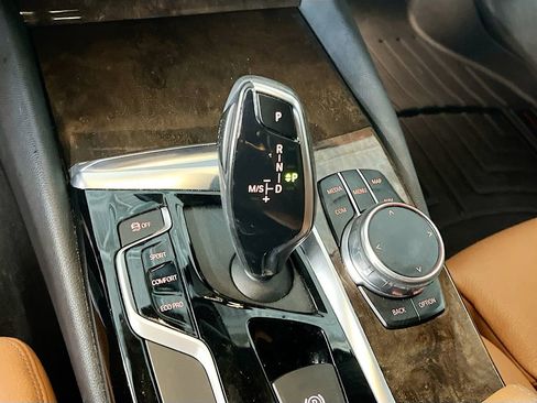 Used 2019 BMW 540i 540i w/ Convenience Package image 17