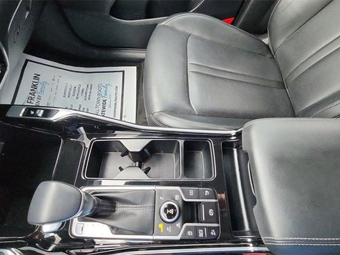 Used 2023 Kia Sorento SX image 25