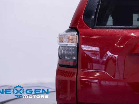 Used 2018 Toyota 4Runner SR5 Premium image 53