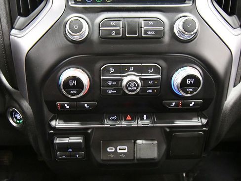 Used 2021 GMC Sierra 3500 SLE w/ SLE Value Package image 25