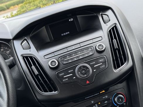 Used 2018 Ford Focus S image 14