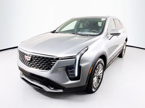 Used 2025 Cadillac XT4 Premium Luxury AWD/4WD image 3