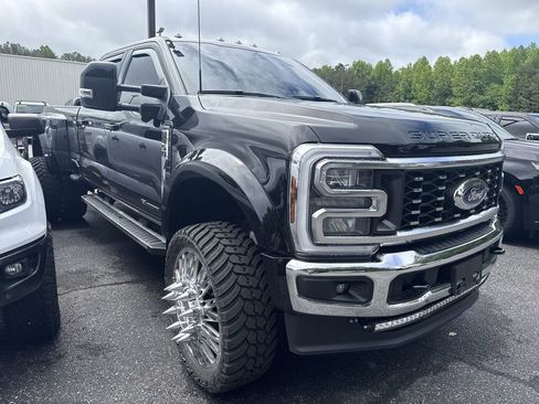 Used 2025 Ford F450 Lariat w/ FX4 Off-Road Package AWD/4WD image 2