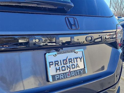New 2026 Honda Pilot Touring image 6