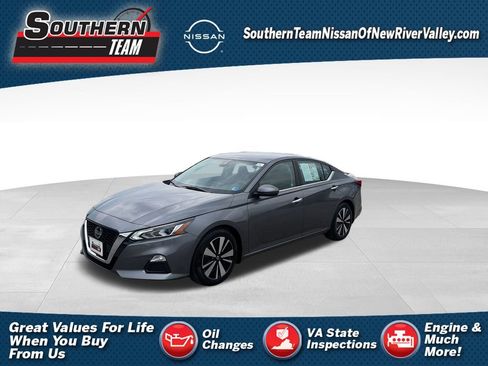 Used 2022 Nissan Altima 2.5 SV FWD image 1