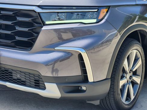 Used 2025 Honda Pilot Elite image 9