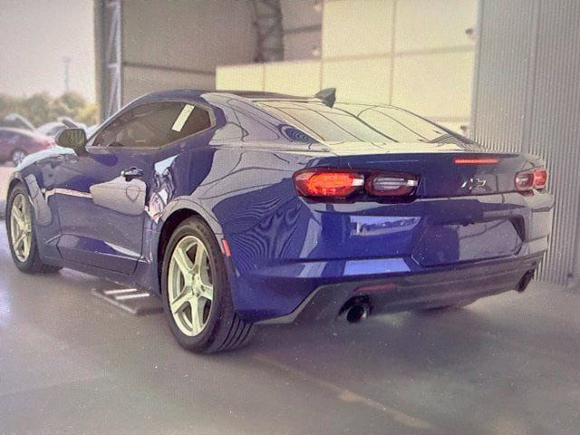 Used 2020 Chevrolet Camaro LT RWD image 4