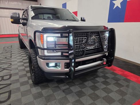 Used 2019 Ford F250 Platinum w/ Platinum Ultimate Package image 23