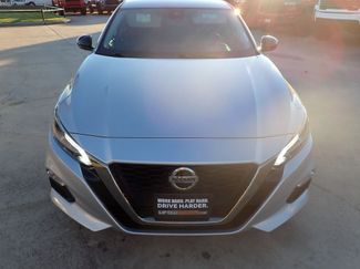 Used 2021 Nissan Altima 2.5 SR video 2
