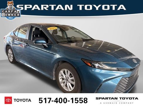 Used 2025 Toyota Camry LE FWD image 8