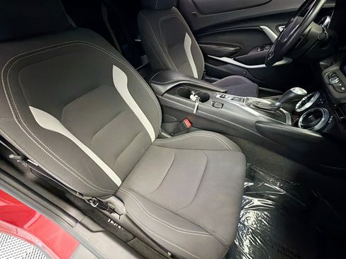 Used 2018 Chevrolet Camaro SS RWD image 14