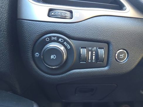 Certified 2021 Jeep Cherokee Limited AWD/4WD image 11