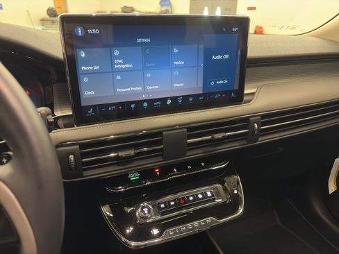 Used 2025 Lincoln Corsair Grand Touring w/ Equipment Group 301A image 26