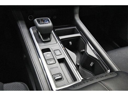 Used 2022 Nissan Pathfinder SV image 24