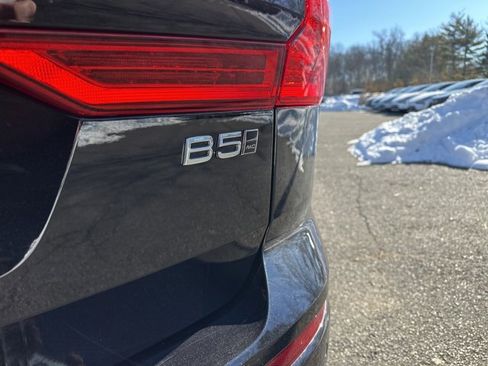Certified 2025 Volvo XC60 B5 Core image 39