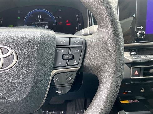 Used 2025 Toyota Camry LE FWD image 23