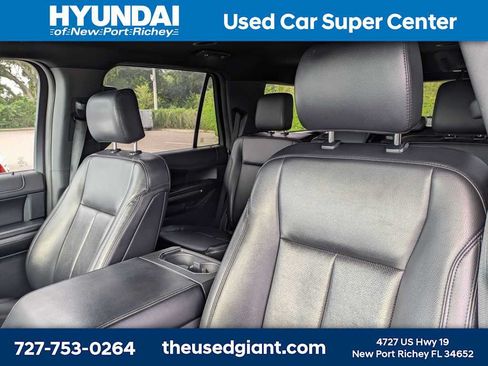 Used 2019 Ford Expedition XLT w/ Equipment Group 202A RWD image 3