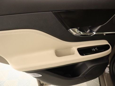 New 2025 Lincoln Corsair Reserve image 18