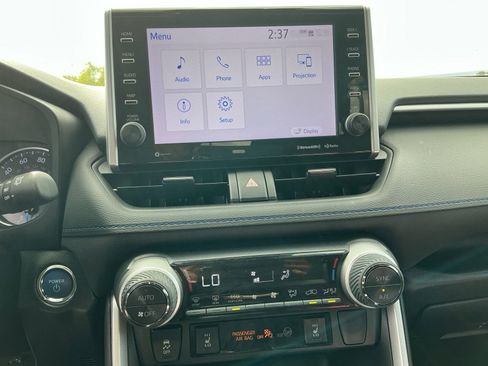 Used 2022 Toyota RAV4 SE w/ Convenience Package image 28