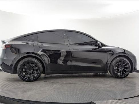 Used 2023 Tesla Model Y Long Range AWD/4WD image 8