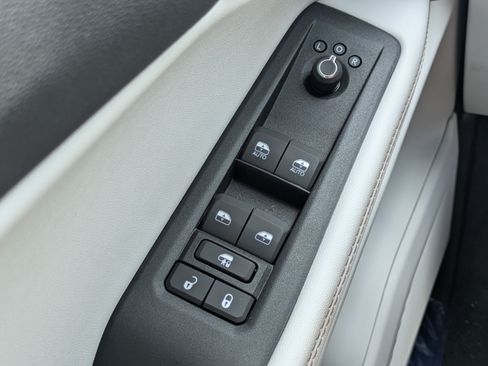 New 2026 Jeep Cherokee Limited AWD/4WD image 18