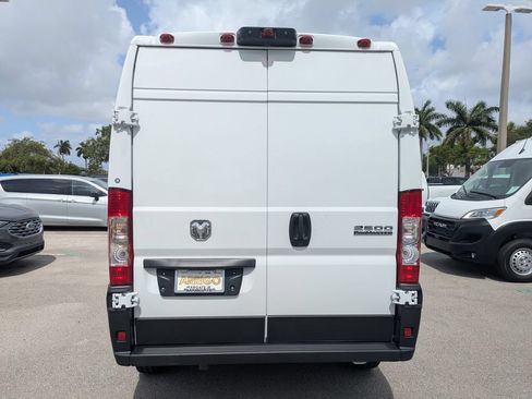 Used 2026 RAM ProMaster 2500 w/ Convenience Group FWD image 7