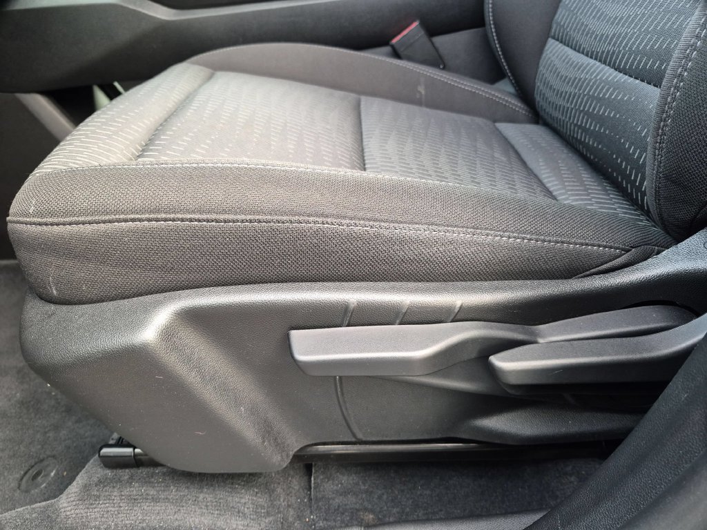 Used 2025 Chevrolet Equinox LT FWD image 14