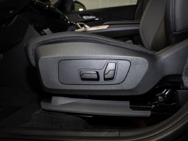 Used 2027 BMW X1 xDrive28i AWD/4WD image 13