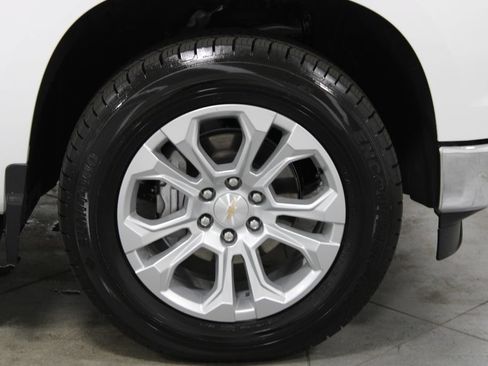 Used 2025 Chevrolet Silverado 1500 LTZ w/ LTZ Premium Package AWD/4WD image 11