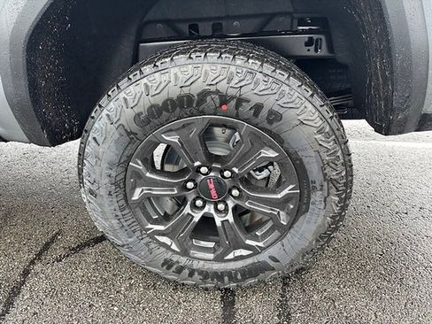 New 2025 GMC Canyon Elevation w/ Convenience Package image 8