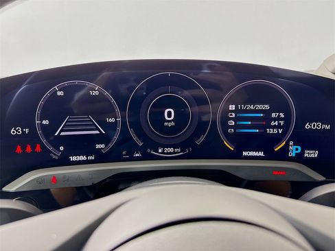 Used 2024 Porsche Taycan image 16