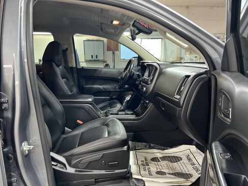 Used 2022 GMC Canyon AT4 AWD/4WD image 25