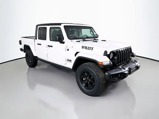 Used 2021 Jeep Gladiator Sport AWD/4WD video 1