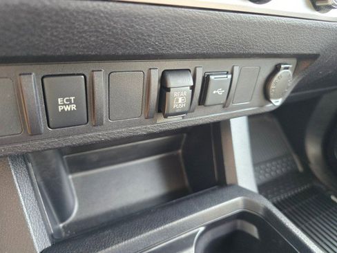 Used 2020 Toyota Tacoma SR5 image 34