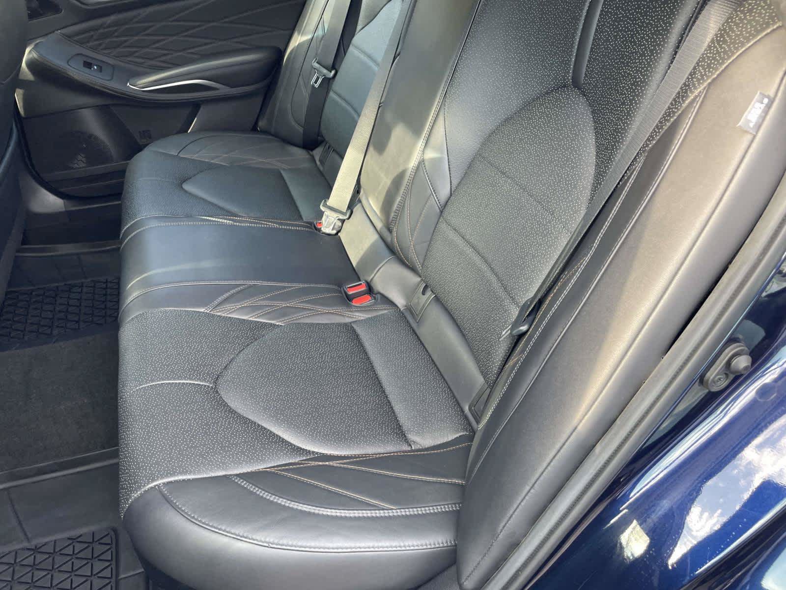 Used 2021 Toyota Avalon Limited FWD image 19