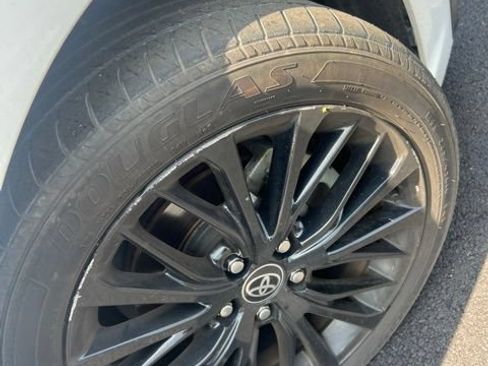 Used 2021 Toyota Camry SE FWD image 11