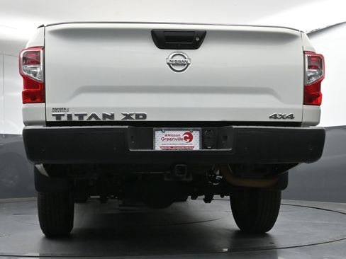 Used 2022 Nissan Titan S image 28