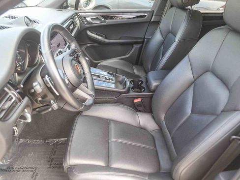 Used 2023 Porsche Macan Turbo image 16