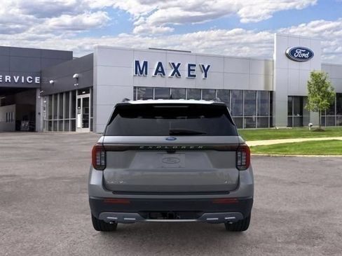 Used 2026 Ford Explorer Active w/ Active Comfort Package AWD/4WD image 5