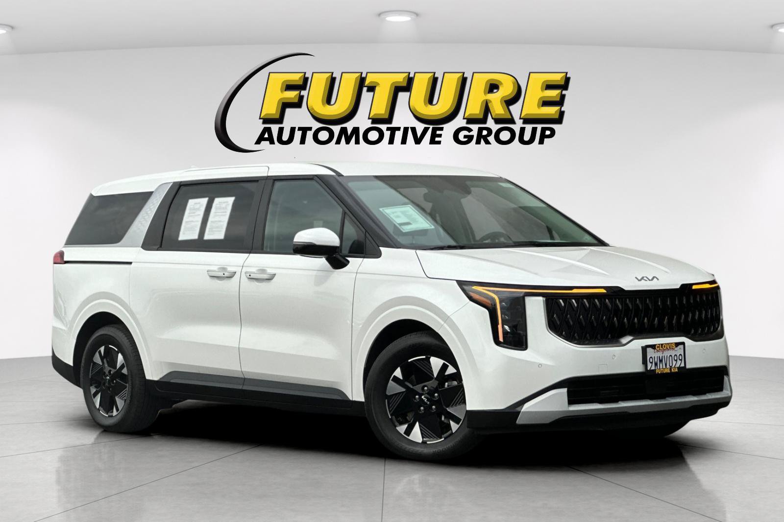 Used 2026 Kia Carnival LXS FWD image 1