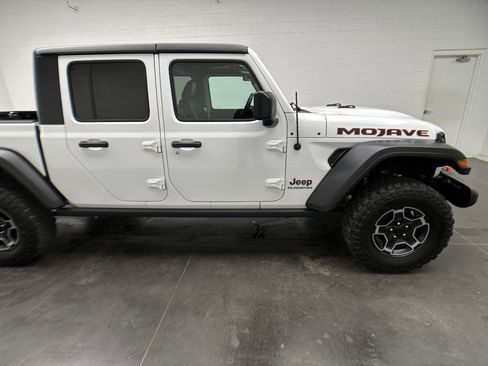 Used 2021 Jeep Gladiator Mojave AWD/4WD image 40
